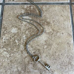 🆕 American Eagle Outfitters long key necklace